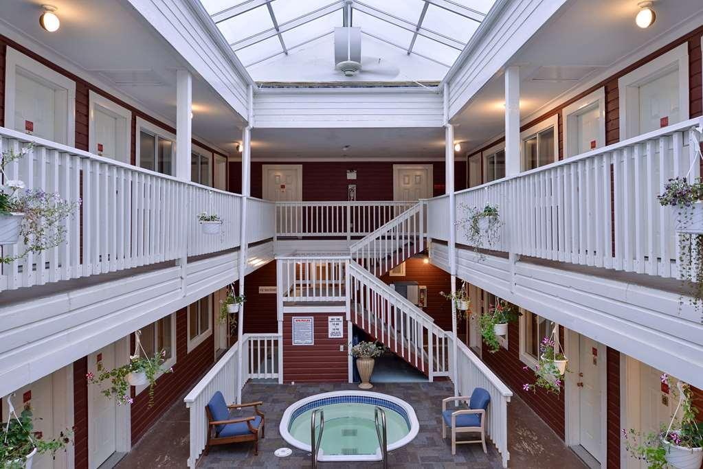 The Downtown, A Coast Hotel Dawson City Interior foto