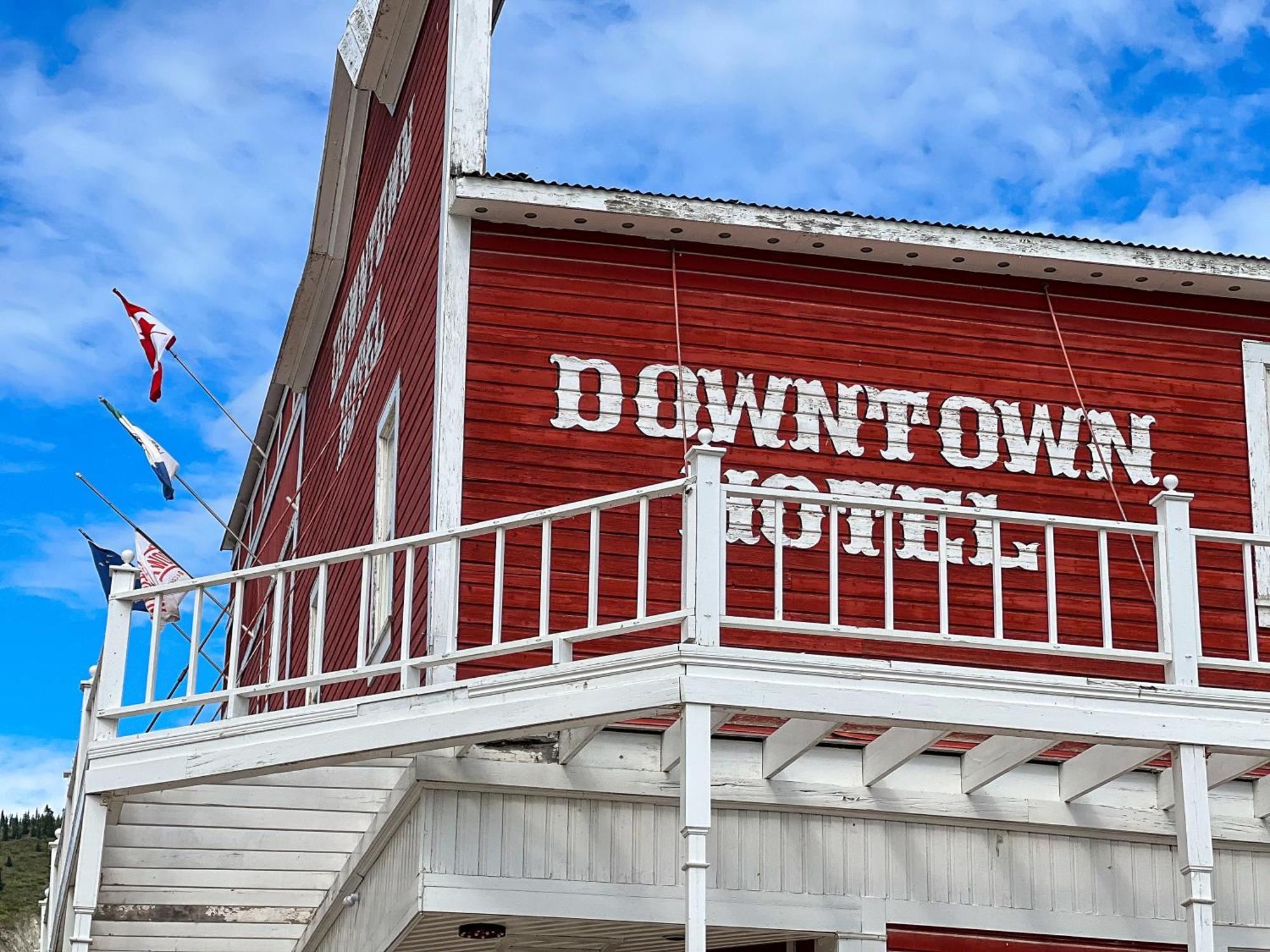 The Downtown, A Coast Hotel Dawson City Exterior foto