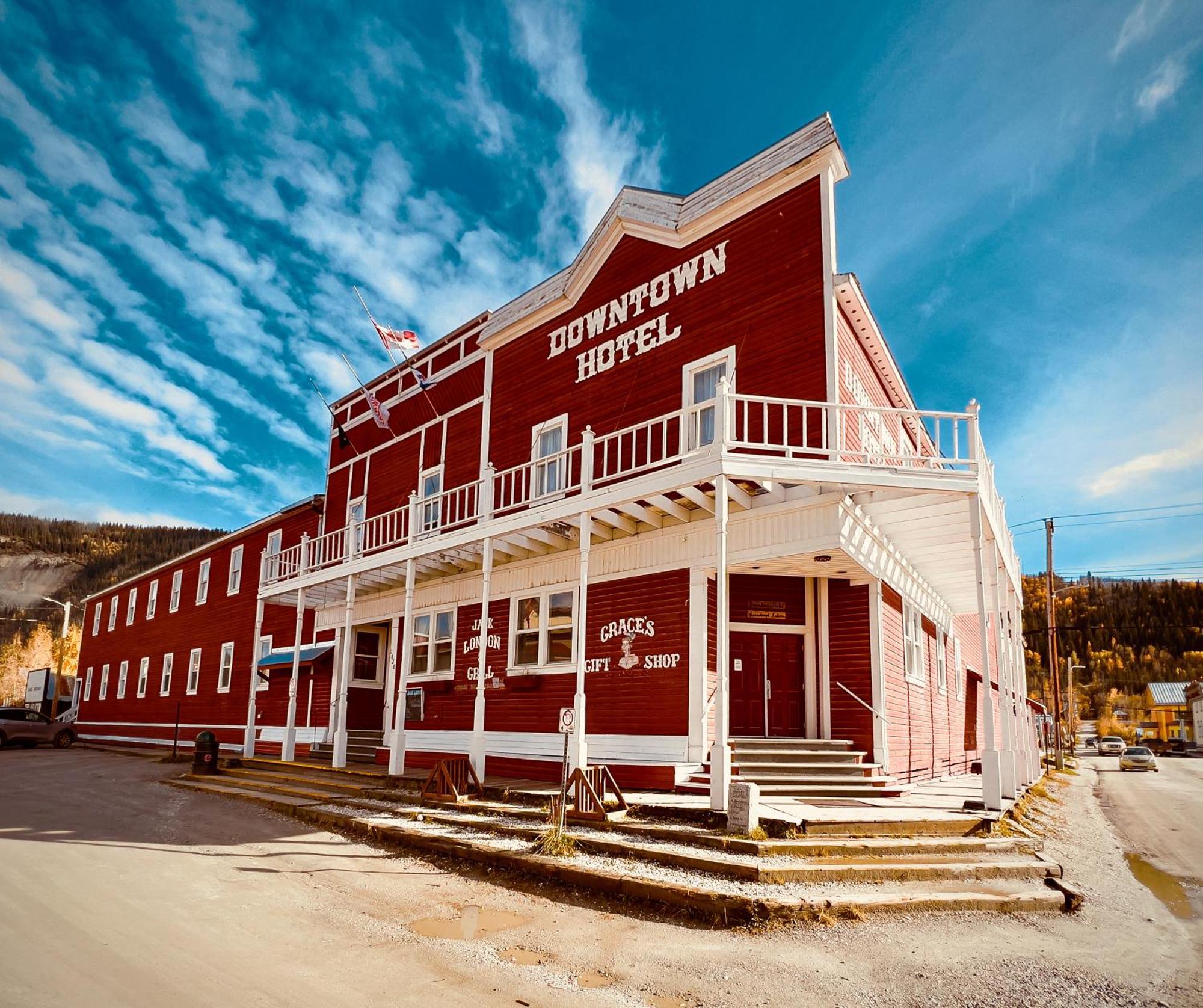 The Downtown, A Coast Hotel Dawson City Exterior foto
