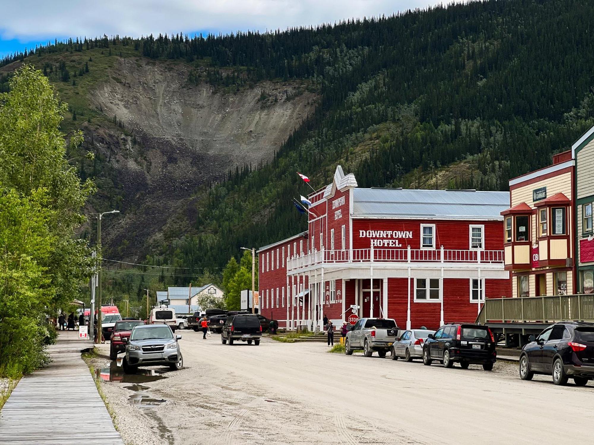 The Downtown, A Coast Hotel Dawson City Exterior foto